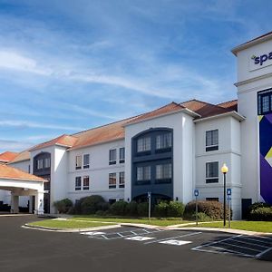 Отель Spark By Hilton Savannah Airport Exterior photo