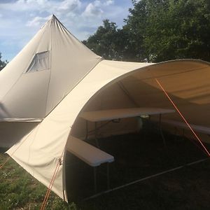 Вилла Sejour Nature En Tipi Avec Wakeboard Et Toutes Commodites, Ideal Pour 6 Personnes - Fr-1-591-540 Поулигны-Нотре-Даме Exterior photo