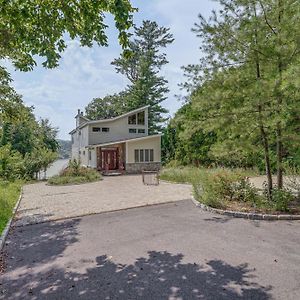 Вилла Beautiful Candlewood Lake House With Private Dock! Данбери Exterior photo