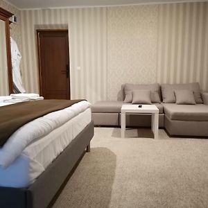 Kavaler Inn Hotel Куты Room photo