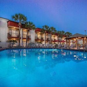 Отель La Quinta By Wyndham Clearwater Central Exterior photo