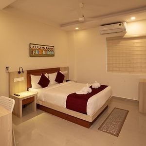 Отель Br Residency Thrissur Exterior photo