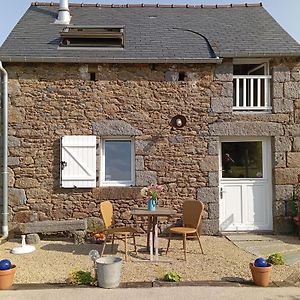 Bed and Breakfast Ker Adsav O'Naturel Saint-Pierre-de-Plesguen Exterior photo