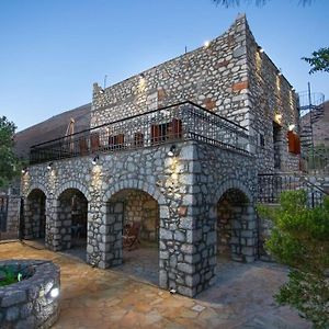 Вилла Kitta Vouterakou Family Towerhouse Кита Exterior photo