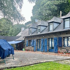 Double & Family Rooms In Tranquility In Blue Saint-Mars-sur-la-Futaie Exterior photo