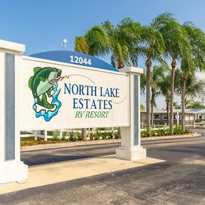 Отель North Lake Estates Moore Haven Exterior photo