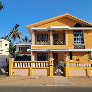 Rooms In Orange Homestay Танджавур Exterior photo