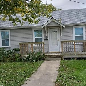 3Br Home Away From Home Jerseyville Exterior photo