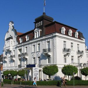 Goebel'S Hotel Quellenhof Бад-Вильдунген Exterior photo