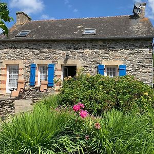 Lake Cottage, In A Small Village Caurel  Exterior photo