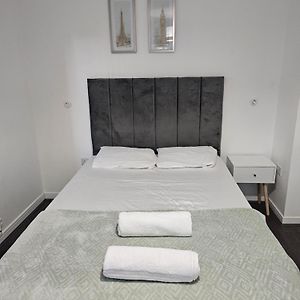 Number One Guest Double Room In Дартфорд Exterior photo