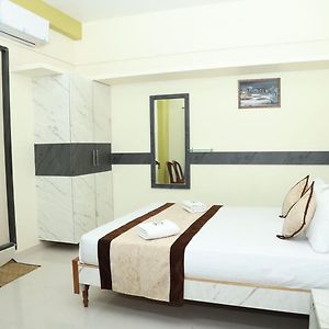 Отель M R Residency Belagavi Exterior photo