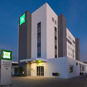 Отель Ibis Styles Барретус Exterior photo