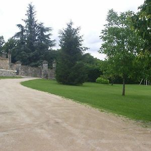 Вилла Gite Avec Piscine Chauffee, Jacuzzi Et Jardin Prive - Fr-1-653-156 Charras Exterior photo