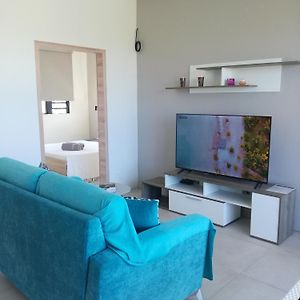 Beach Appartement Contemporain Блу-Бэй Exterior photo