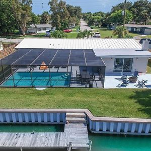 Modern Waterfront Pool Home With Dock Merritt Island Exterior photo