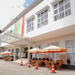 Jorrel Inn Banyuwangi Баньюванги Exterior photo