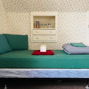 Private Room Minutes From Downtown A Хартфорд Exterior photo