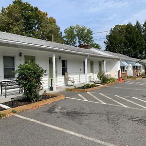 Heart Of The Berkshires Motel Питсфилд Exterior photo