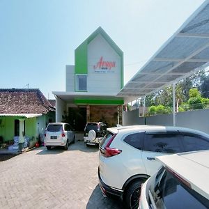 Отель Reddoorz At Araya House Ngawi Kemuning Exterior photo