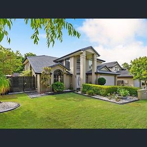 Luxury Four Bedroom Villa In Brookwater With Pool Bellbird Park Exterior photo