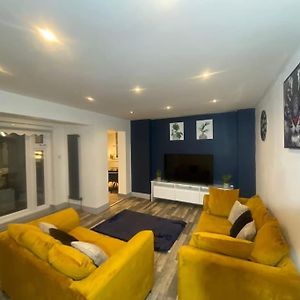 Вилла Stunning 3 Bed Hidden Gem Near Stansted Бишопс-Стортфорд Exterior photo