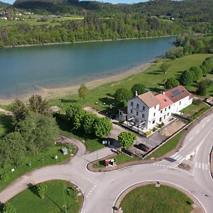 Отель Au Moulin Du Pont Samognat Exterior photo