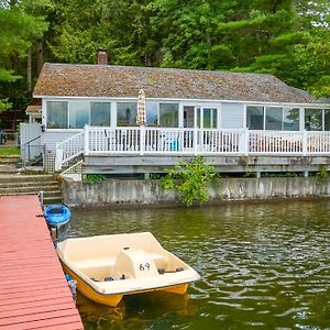 Вилла Renovated Lakefront House With Dock Pets Welcome! New Marlborough Exterior photo