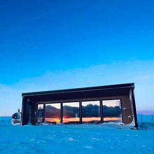 Ekkeroy Lodge - Arctic Living Вадсё Exterior photo