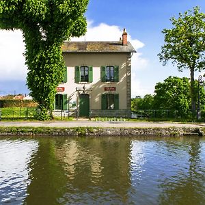 Bed and Breakfast Maison Eclusiere Avec Vue Sur Loire - Gite Cycliste Authentique - Fr-1-590-512 Бриар Exterior photo