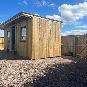 Отель Maylands Farm Glamping Pod Hilperton Exterior photo