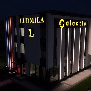 Отель Galactic&Ludmila Брашов Exterior photo