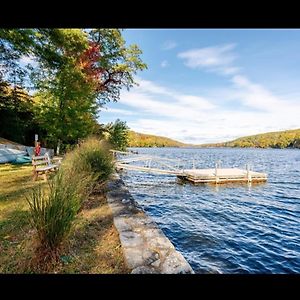 Вилла Spectacular Candlewood Lake Front House New Milford Exterior photo