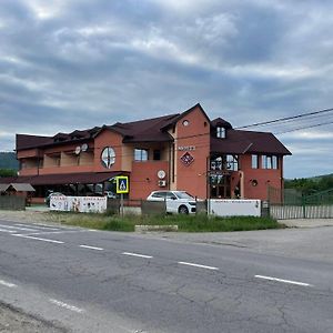 Motel Adam Тыргу-Окна Exterior photo