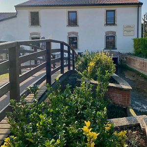 Отель Hacienda De Leon Изола-делла-Скала Exterior photo