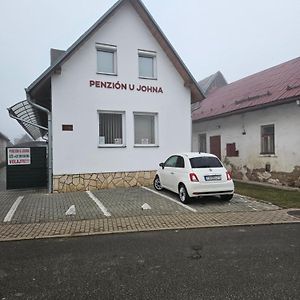 Отель Penzion U Johna Вышне-Ружбахи Exterior photo