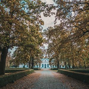 Отель Palac Sieniawa Сенява Exterior photo