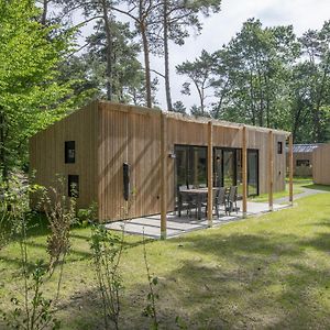 Вилла Nice Chalet With Air Conditioning, In A Holiday Park At 12 Km From Eindhoven Мирло Exterior photo