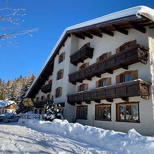 Hotel Lares Фольгария Exterior photo