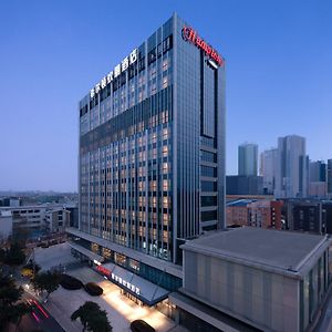 Отель Hilton By Hampton Chengdu North Railway Station Exterior photo