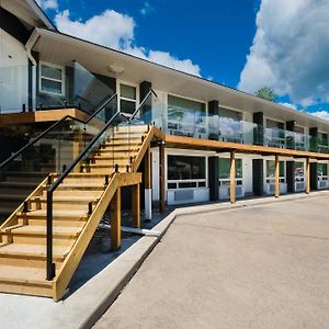 Stay Inn Muskoka Грейвенхерст Exterior photo