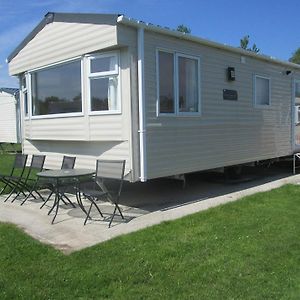 Отель Tollerton Holiday Park Huby Exterior photo