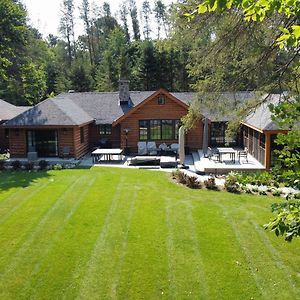 Отель Haliburton Post House Minden Exterior photo