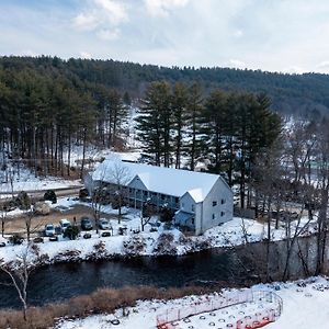 Riverhouse By Weekender Formerly Jack Daniels Inn Питерборо Exterior photo