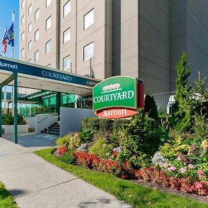 Отель Courtyard By Marriott New York Jfk Airport Exterior photo