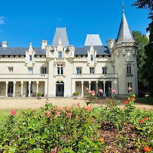 Chateau De Salvert - 4 Gites - 32 Personnes Neuille Exterior photo