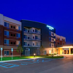 Отель Courtyard By Marriott Detroit Farmington Фармингтон-Хиллз Exterior photo