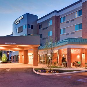 Отель Courtyard By Marriott Long Island Islip/Courthouse Complex Сентрал-Айлип Exterior photo