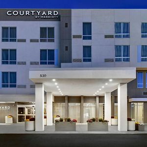 Отель Courtyard By Marriott Гамильтон Exterior photo