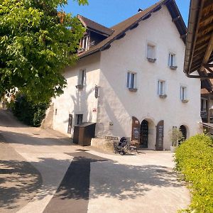 Апартаменты Maison au fort avec piscine Шана Exterior photo